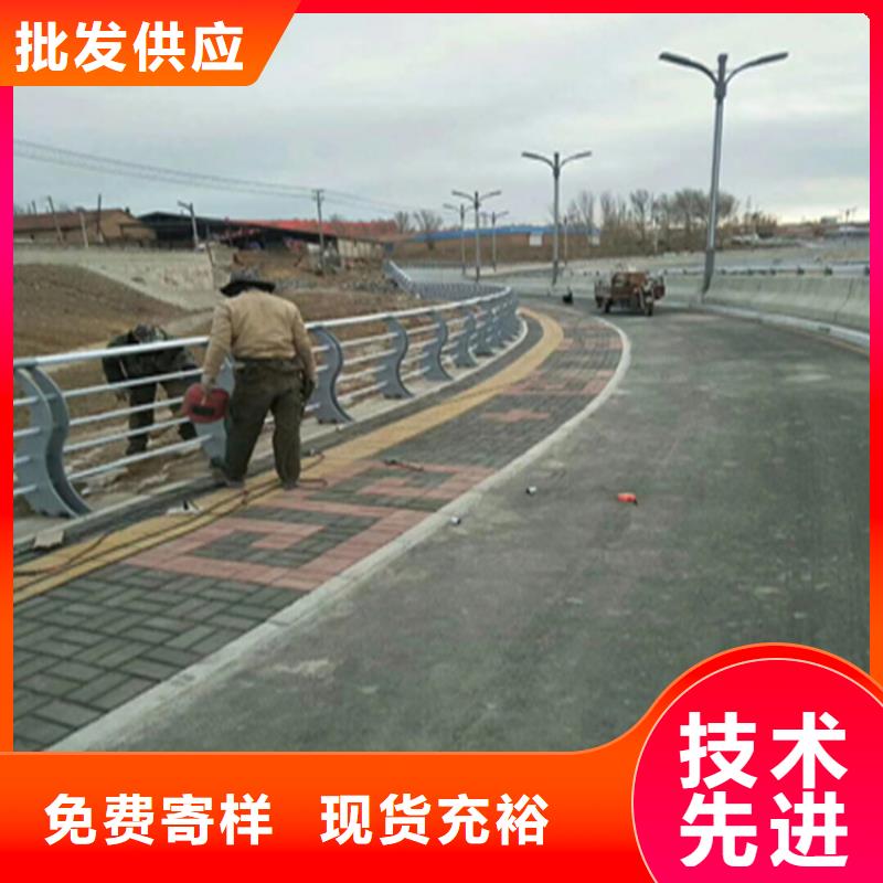 公路防撞护栏美观大方量大更优惠