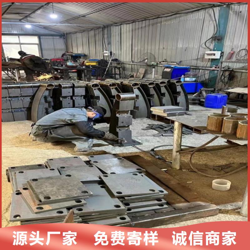 人行道护栏-【高速开口栏网】专业生产品质保证当地品牌