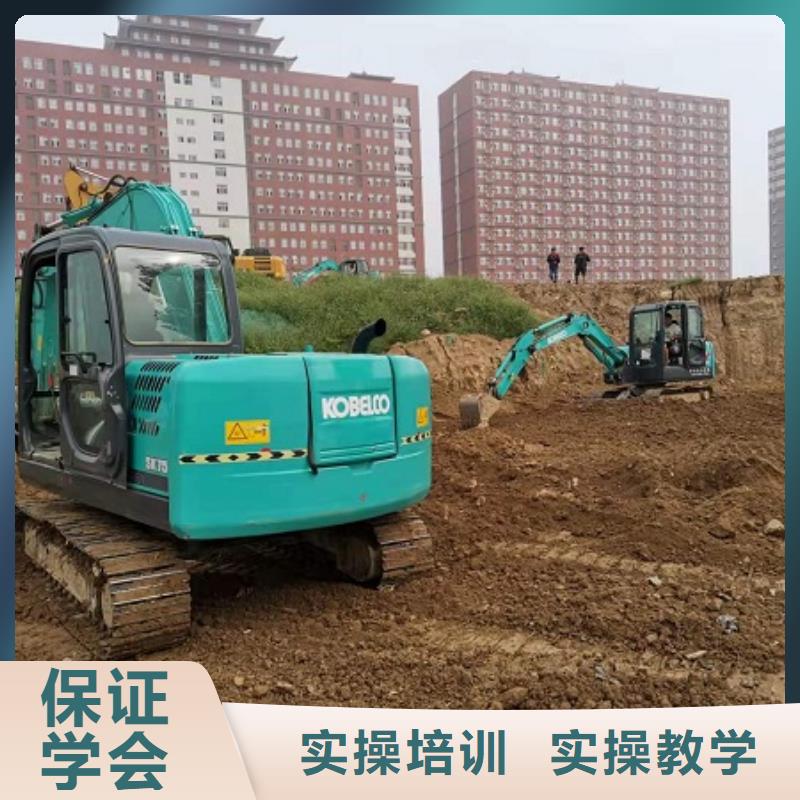 钩机培训学校中西糕点班就业不担心当地公司