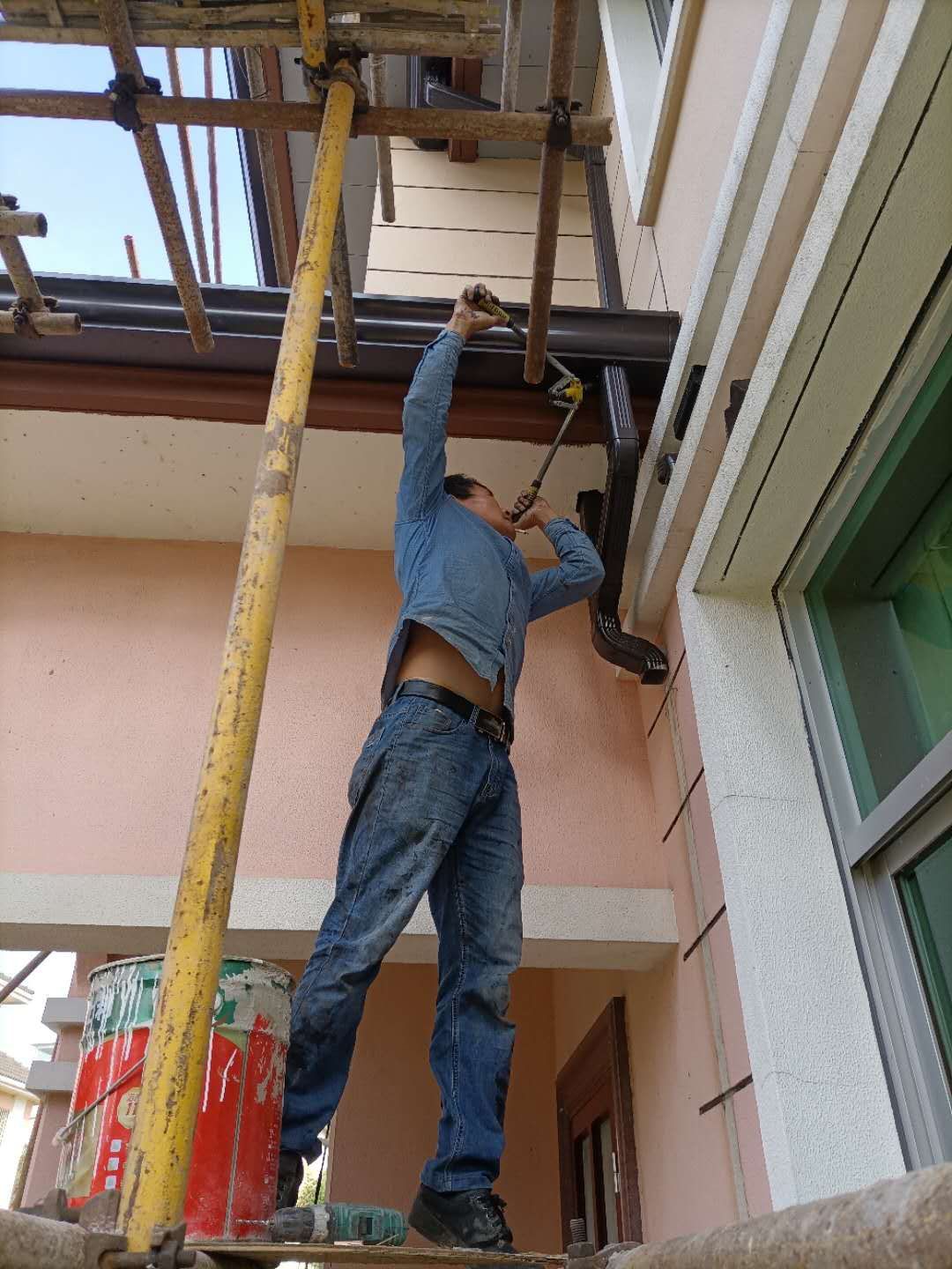 铝合金雨水管来厂考察